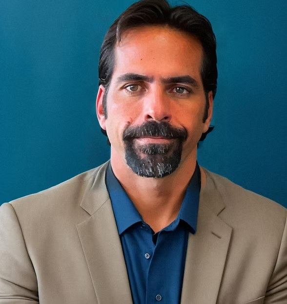 Lcdo. Antoan Figueroa Hernández
